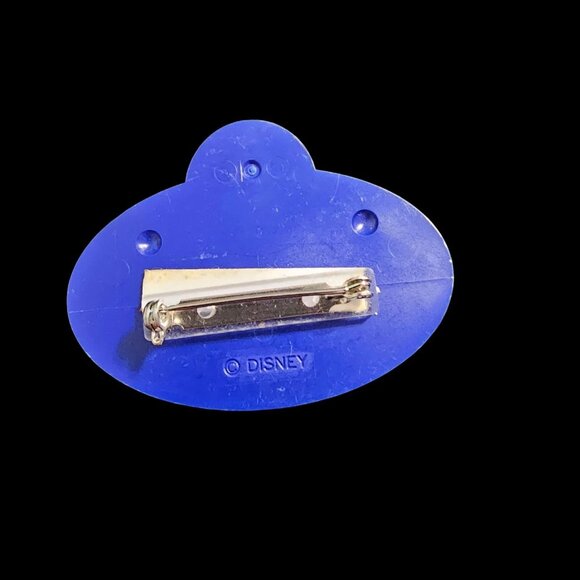 Walt Disney World Cinderella Castle Cast Member Name Tag AMY Espanol - Picture 3 of 5